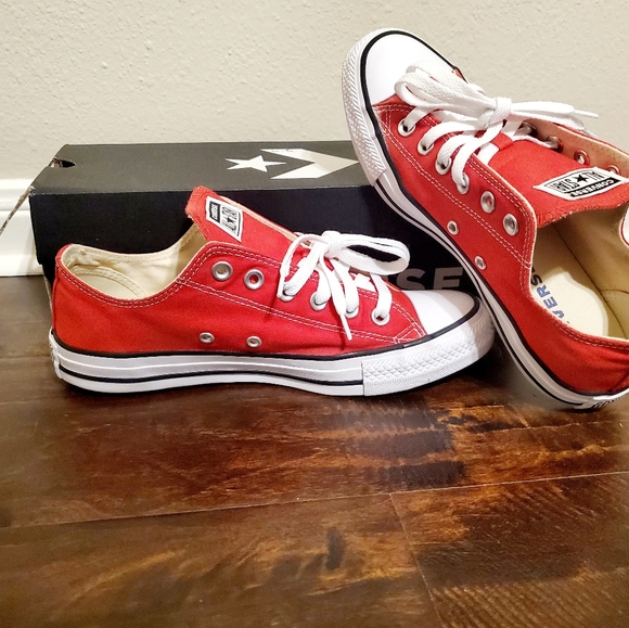 Chuck Taylor All Star Classic (Red)